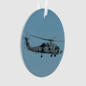 MH-60R Seahawk (devant)