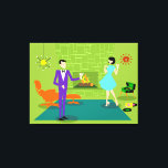 Mi-Siècle Moderne Couple Personnalisé Couple toile<br><div class="desc">Cette toile en toile tendue moderne en couple du milieu du siècle ressemble à une scène d'une comédie romantique. Le style années 60, minimaliste design d'art, dispose d'un beau couple de dessins animés qui profitent d'une soirée romantique à la maison. La chambre sophistiquée dispose d'un mur en pierre verte et...</div>