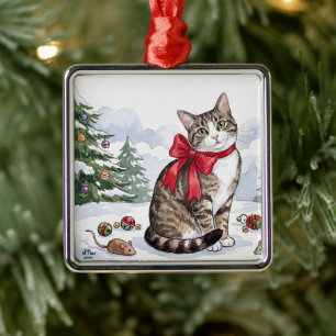 Mia le chat festif avec décoration de fêtes