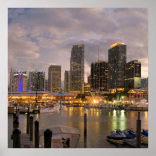 Miami financiële skyline bij schemering poster