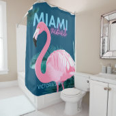 Miami Vibes Neon Flamingo Art Deco Douchegordijn (In situ)