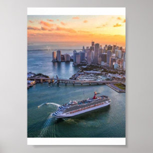 Miami zonsondergang cruiseschip & kust skyline sta poster