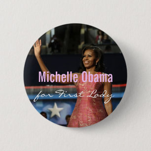 Michelle Obama voor de Button van First Lady