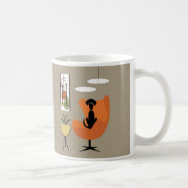 Mid Century Black Dog in een Oranje eierstoel Koffiemok