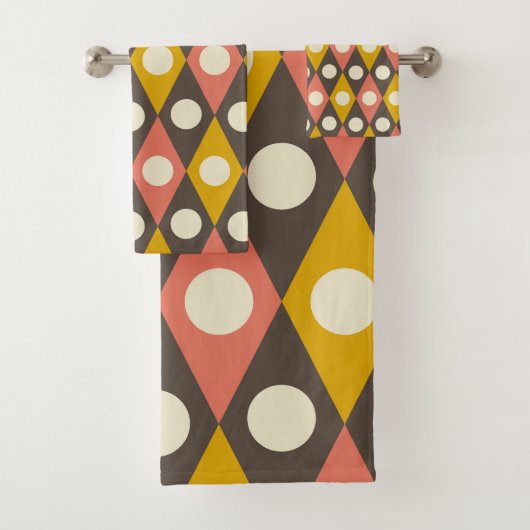 Mid Century Circles on Terracotta Mustard Diamonds (En situation)