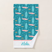 Mid Century Pink Catamaran - Blue Background (Serviette à main)