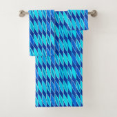 Middeleeuwse moderne bladeren, kobalt en Sky Blue Bad Handdoek (Insitu)