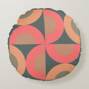 Middeleeuwse moderne zalm en olijven rond kussen