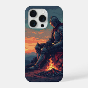 Middeleeuwse Ridder bij het Kampvuur - Fantasy iPh iPhone 15 Pro Hoesje