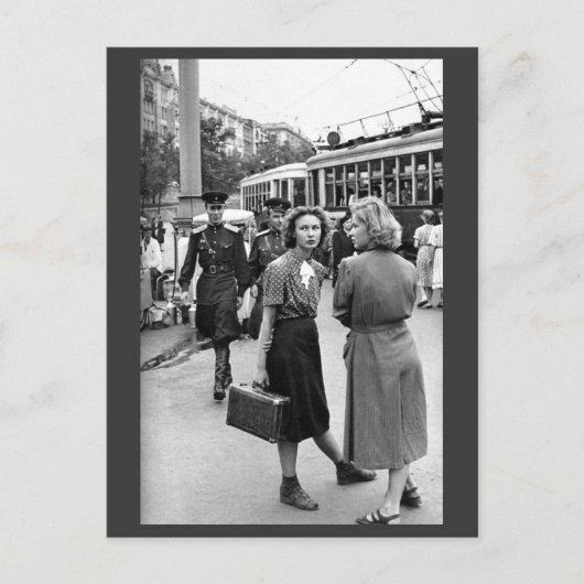 Midden in Moskou. 50s postkaart (Voorkant)