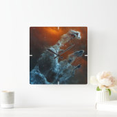 Midden-infrarood de pijlers van de schepping. vierkante klok (Huis)