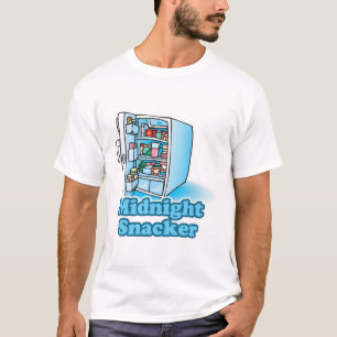 middernacht snackende persoon opent koelkast t-shirt
