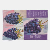 Midnight Black grapes on textured background Theedoek (Horizontaal)