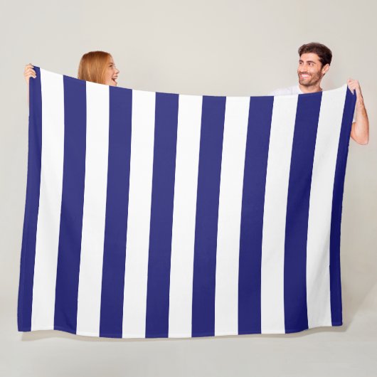 Midnight Blue en White Striped Fleece Blanket (In situ)