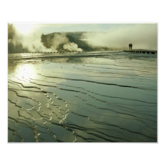 Midway Geyser Pool op Sunrise Foto Afdruk