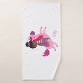 Mignonne Black Haired Girl équitation sur une lico (Serviette de bain)