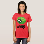 Mignonne Dû En Mai Maternité T-shirt (Devant entier)