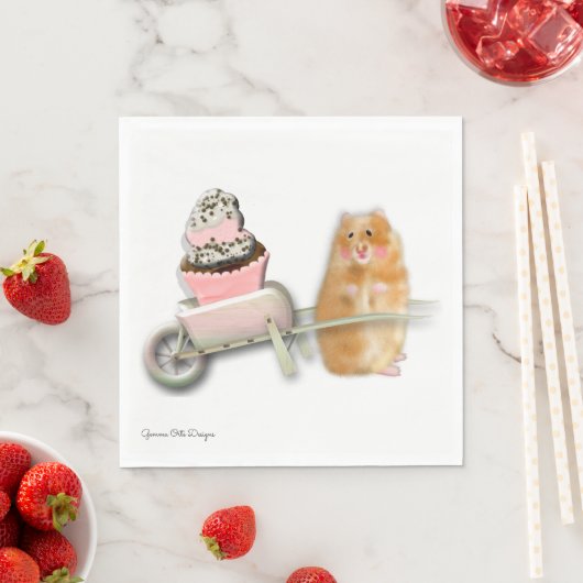 Mignonne hamster avec serviette en papier muffin. (En situation)