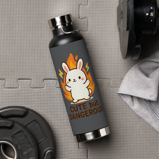 Mignonne mais dangereuse Bouteille d'eau de lapin (Salle de sport (pivotée))