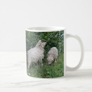 Mignonne Mange Feuille Mug