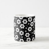 Mignonne tasse de fleurs blanches noires (Centre)