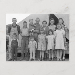 Migrerende Familie tijdens de Oogst van de Erwt -- Briefkaart