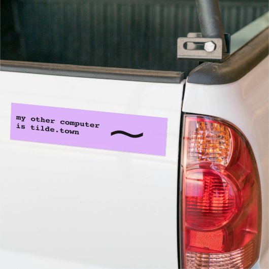 Mijn andere computer is tilde.town bumpersticker (Op Truck)
