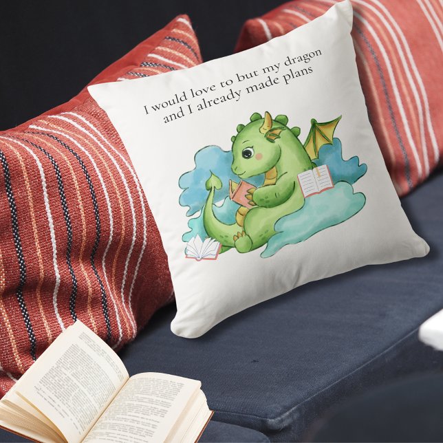 Mijn draak en ik hebben plannen gemaakt kussen (baby dragon reading throw pillow, humor for introverts)