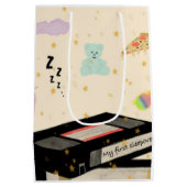 Mijn eerste logeerpartij - Dreamcore VHS Nostalgia Medium Cadeauzakje (Achterkant)