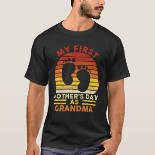 Mijn eerste Moederdag als oma Retro New Grandmo T-shirt