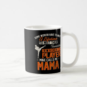 Mijn favoriete MMA kickbokser roept me Koffiemok