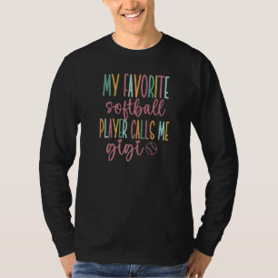 Mijn favoriete softbalspeler roept me Gigi 2 T-shirt