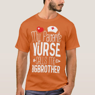 Mijn favoriete verpleegster noemt me Oom Verjaarda T-shirt