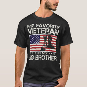 Mijn favoriete veteraan is mijn grote broer Vlag V T-shirt
