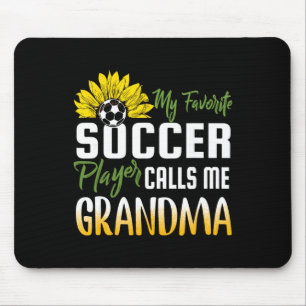 Mijn favoriete voetballer noemt me oma zonnebloem muismat