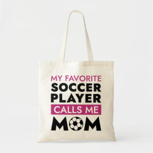 Mijn favoriete voetballer roept me mama op tote bag