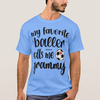 Mijn favoriete voetballer roept me mijn oma t-shirt