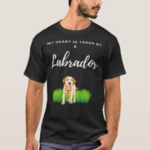 Mijn hart is genomen door een Schattigee labrador  T-shirt