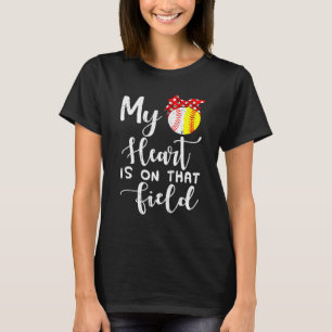 Mijn hart ligt op dat veld-honkbal-softbalmama t-shirt