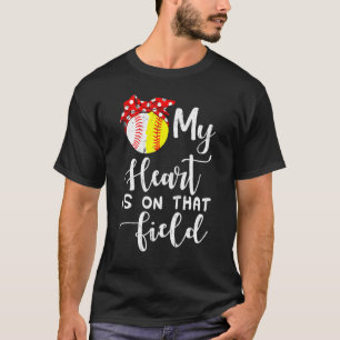 Mijn hart ligt op dat veld-honkbal-softbalmama t-shirt