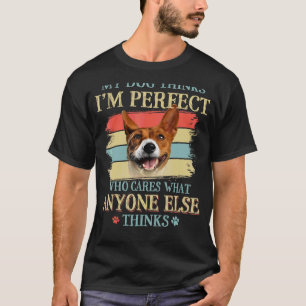 Mijn hond denkt dat ik perfect Basenji Dog Retro S T-shirt