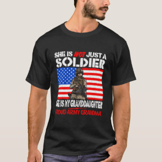 Mijn kleindochter is een militair trots leger t-shirt
