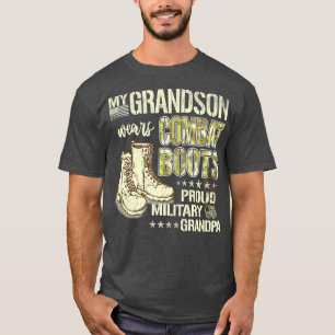 Mijn kleinzoon draagt strijkboeken voor militaire  t-shirt