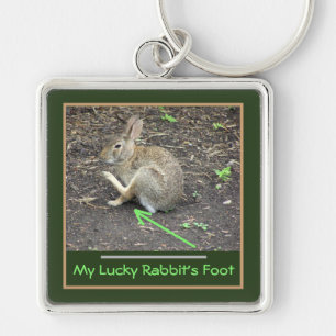 MIJN LUCKY RABBIT IS VOET SLEUTELHANGER