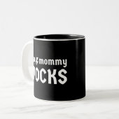 Mijn mammie is geweldig tweekleurige koffiemok (Voorkant links)