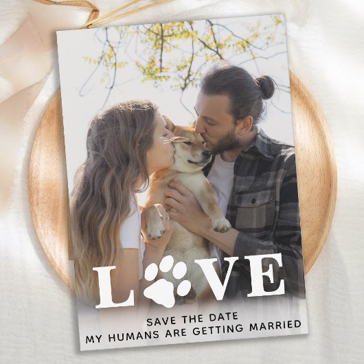 Mijn mensen krijgen een huwelijk met een hond. save the date