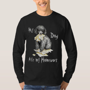 Mijn miniatuurpoot over mijn thuiswerk t-shirt