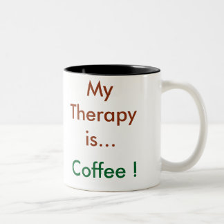 "Mijn therapie is koffie" koffiemok Tweekleurige Koffiemok
