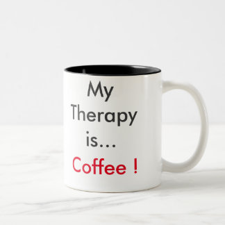 "Mijn therapie is koffie" koffiemok Tweekleurige Koffiemok