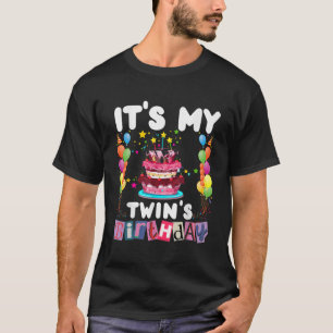 Mijn tweeling van de familie van Birthday komt ove T-shirt